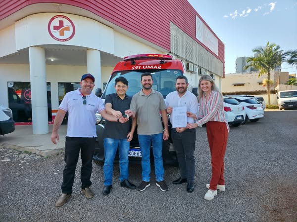 Marechal Cândido Rondon recebe nova ambulância