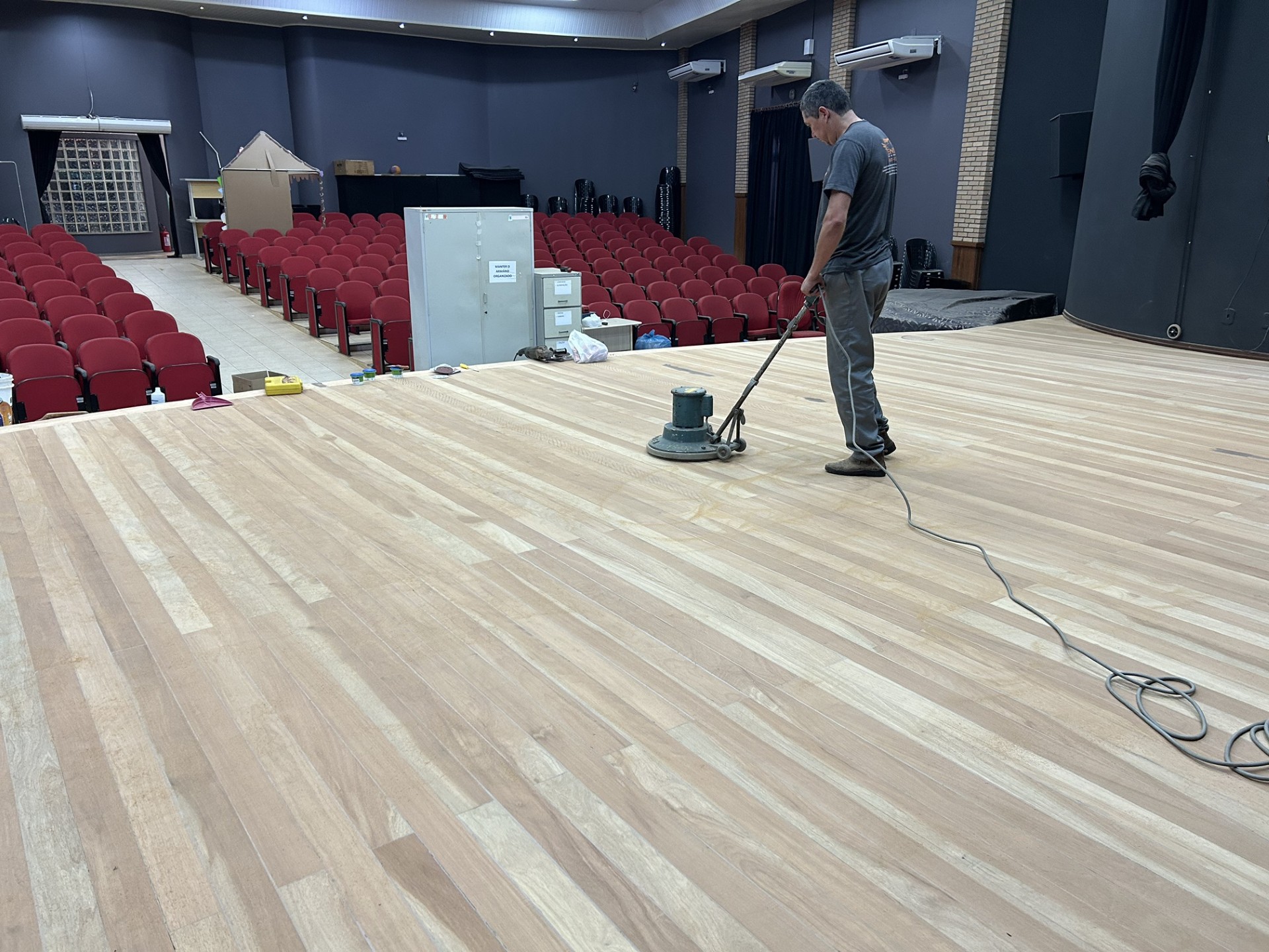 Casa da Cultura de Mercedes passa por revitalização no palco e salas anexas