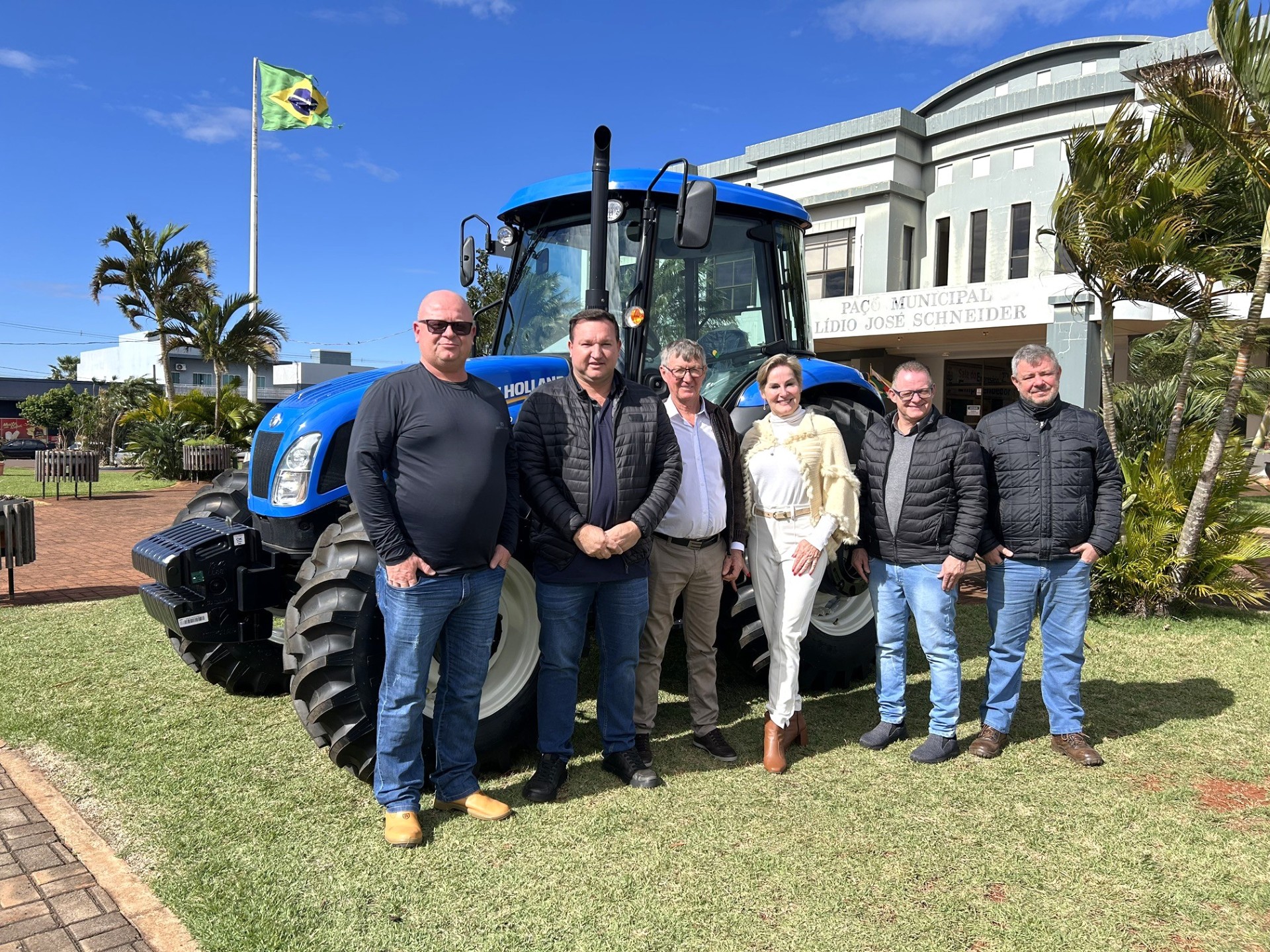 Mercedes reforça frota agrícola com novo trator