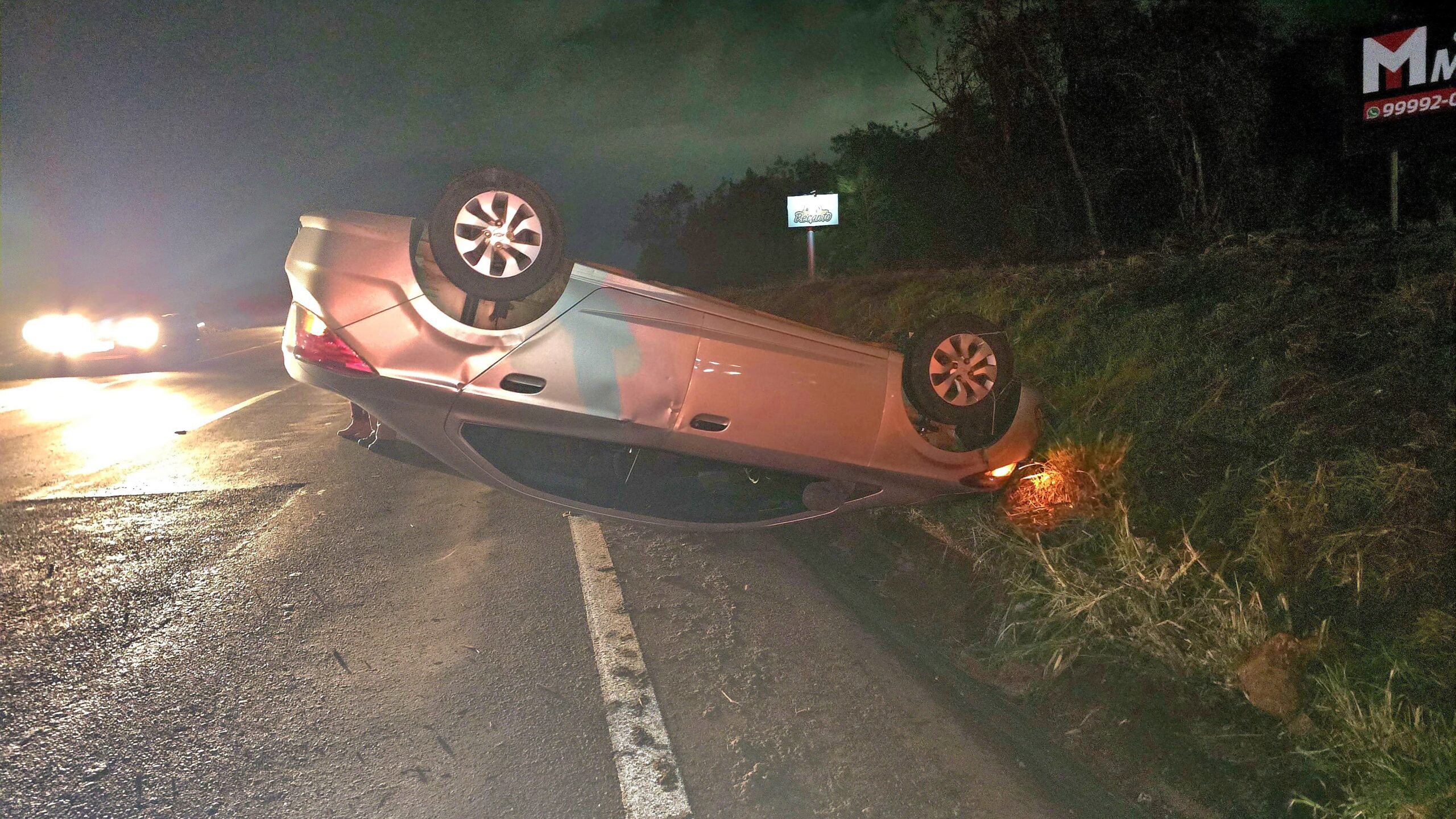 “Serrinha do Bellé” registra novo acidente: carro parou com as rodas pra cima