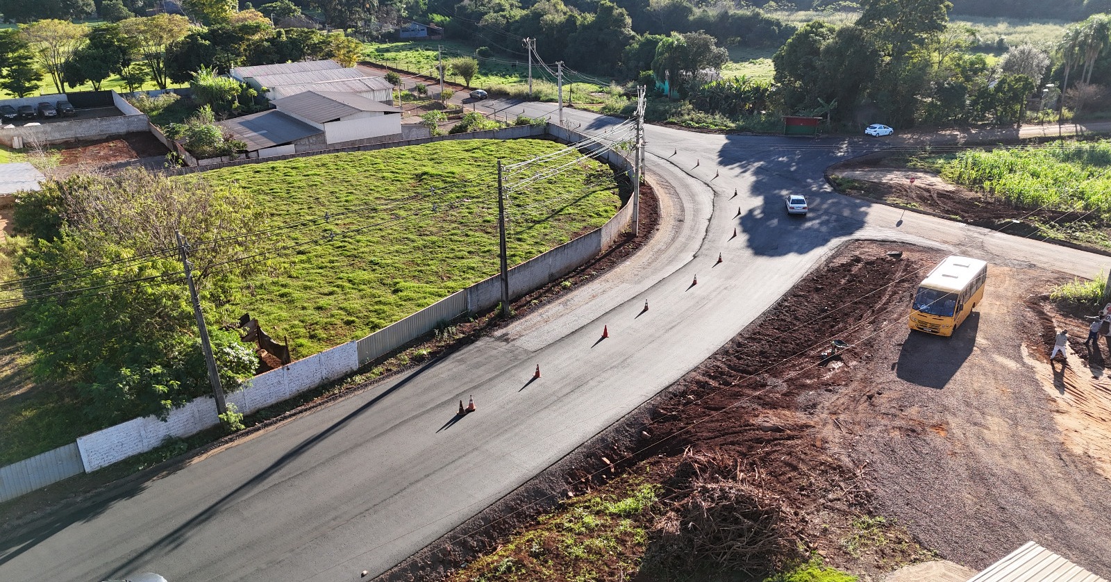 Acesso  Linha Arara recebe asfaltamento