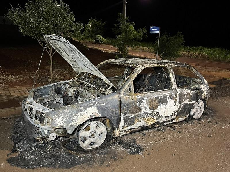 Gol abandonado destruído pelo fogo em Nova Santa Rosa foi furtado em Marechal Rondon