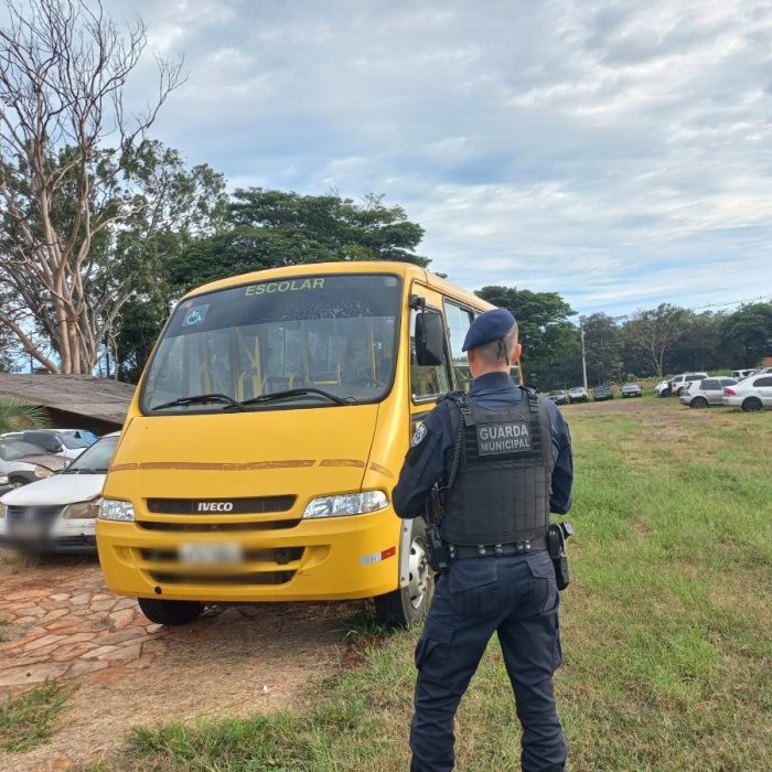 Fiscalização flagra transporte escolar irregular em distrito de Toledo