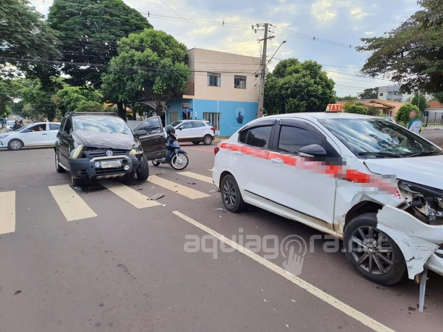 Em menos de 10 minutos, dois acidentes são registrados em um mesmo cruzamento no centro de Marechal Rondon