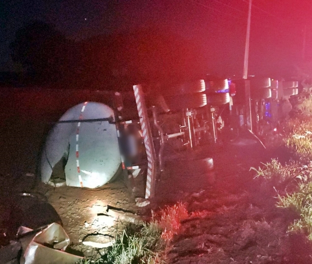 Motorista de Marechal Rondon morre em acidente com carreta na BR-163; criança fica gravemente ferida