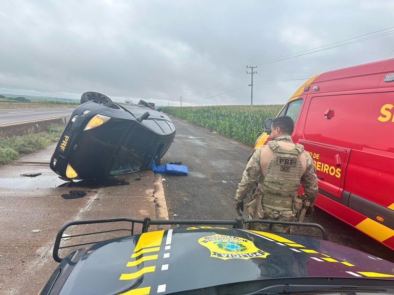 Quase 1 tonelada de maconha foi apreendida após fuga em Cascavel; veja o vídeo