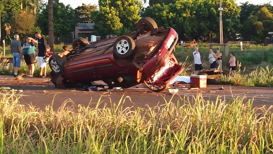 Capotamento em Sede Alvorada mata homem e deixa duas pessoas feridas