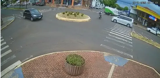 Acidente entre carro e moto deixa motociclista ferido em Marechal Cândido Rondon