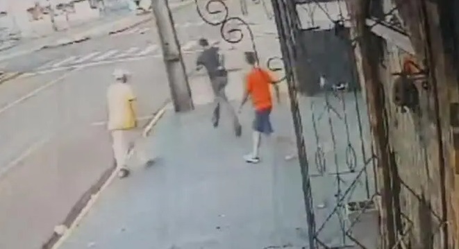 Primos são detidos após assassinato violento em Toledo