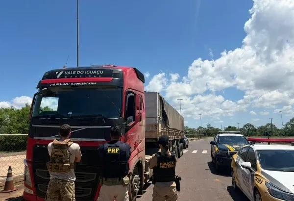Carreta furtada em São Paulo é recuperada em Guaira