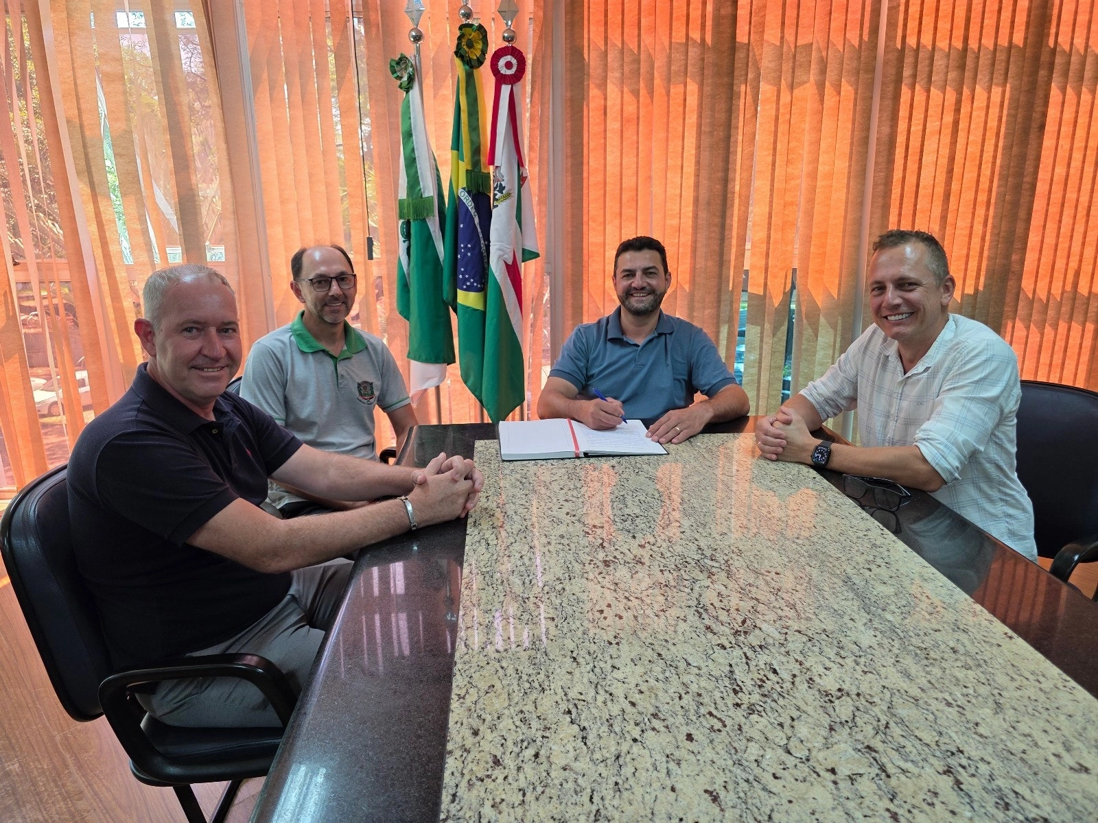 Vanderlei Sauer assume a prefeitura rondonense