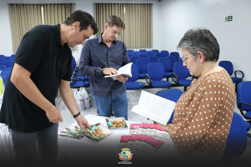 Lançamento literário une educação, robótica e incentivo à leitura em Pato Bragado