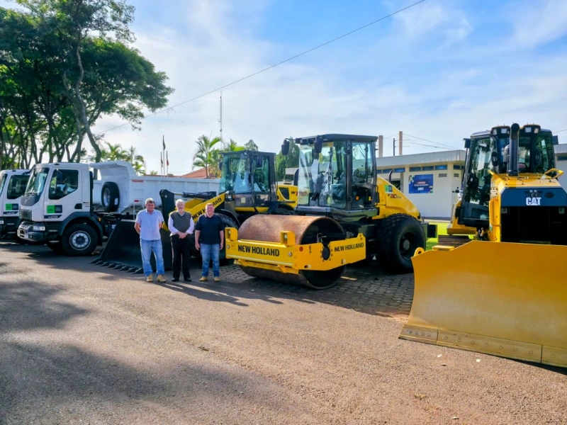 Prefeitura de Nova Santa Rosa apresenta novos maquinários adquiridos com investimento de R$ 3,69 milhões