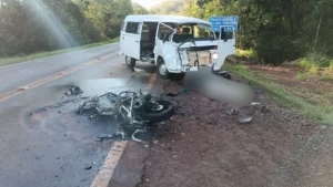 Colisão entre Kombi e motocicleta faz vítima fatal em Toledo