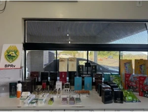 Policia Rodoviária apreende contrabando de cigarros e mercadorias estrangeiras