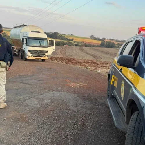 PRF apreende caminhão com 250 mil maços de cigarros em Mal Cândido Rondon