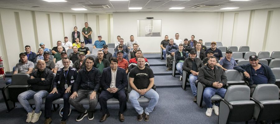 Grupo de 40 produtores e lideranças percorre mais de 700 km para conhecer a logística e os projetos de ampliação da infraestrutura portuária 