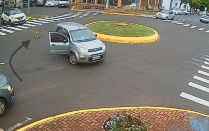 Vídeo: Câmeras de segurança registram queda de criança com veículo em movimento no centro de Marechal Rondon