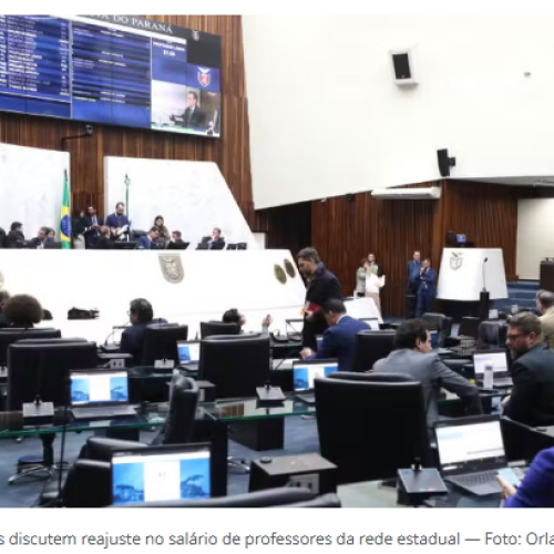 Deputados aprovam reajuste salarial para professores no Paraná; categoria critic