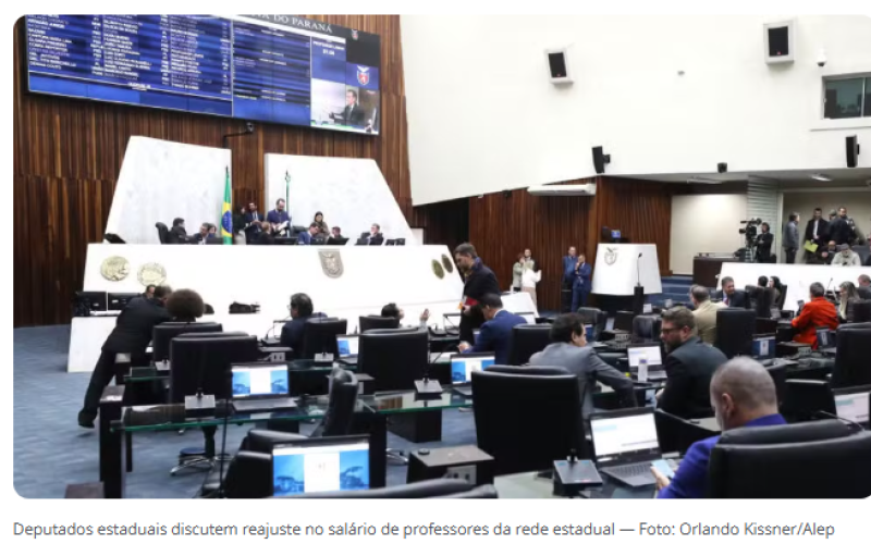 Deputados aprovam reajuste salarial para professores no Paraná; categoria critic