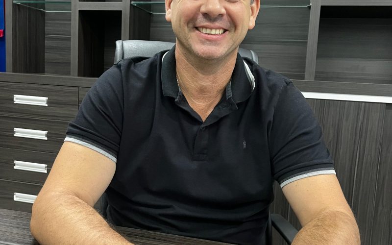 Prefeito de Quatro Pontes Canela lança projeto com “Cartão Volta às Aulas”
