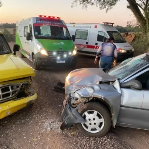 Acidente no interior de Mercedes faz vitimas com ferimentos