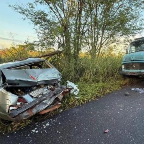 Homem morre e outro fica ferido em grave acidente na PR-317