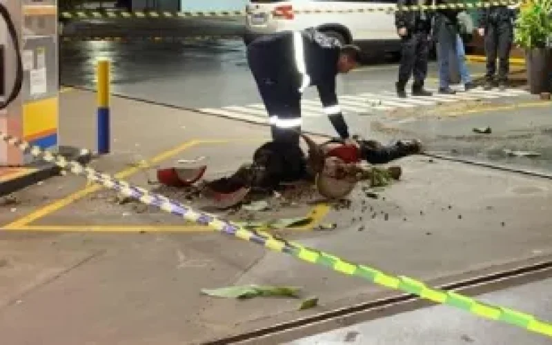 Homem é agredido até a morte em um posto de combustível