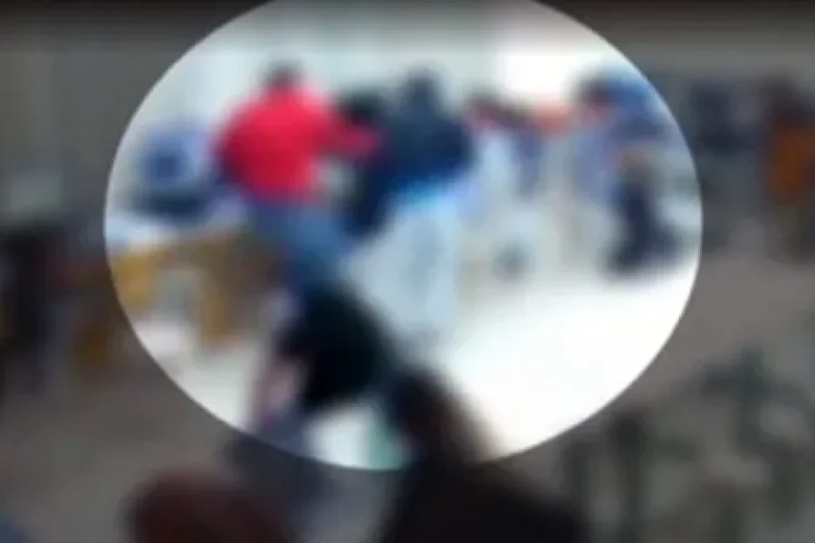 Professor e aluno trocam agressões em sala de aula no Paraná