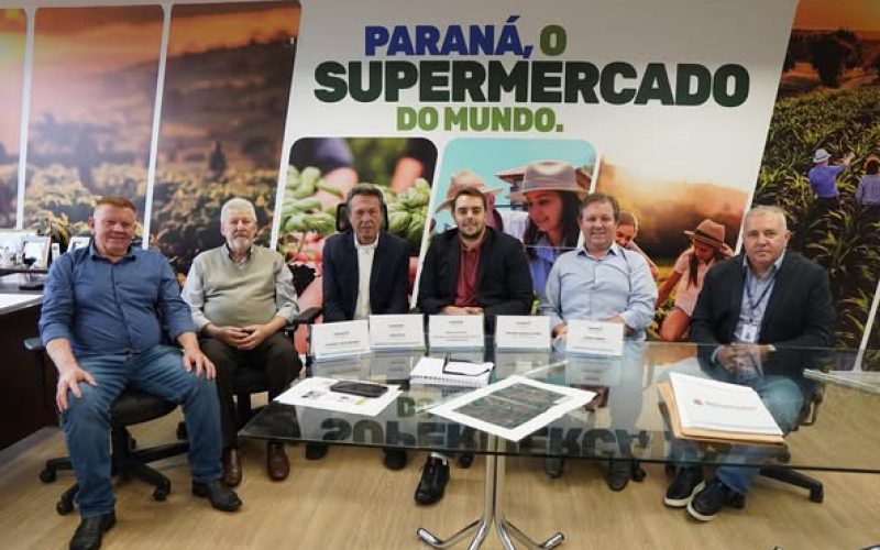 Comitiva de Nova Santa Rosa busca recursos para atender os produtores rurais