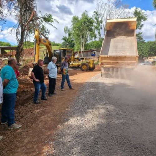 Readequação de estrada atende antiga demanda da Linha Braço do Norte