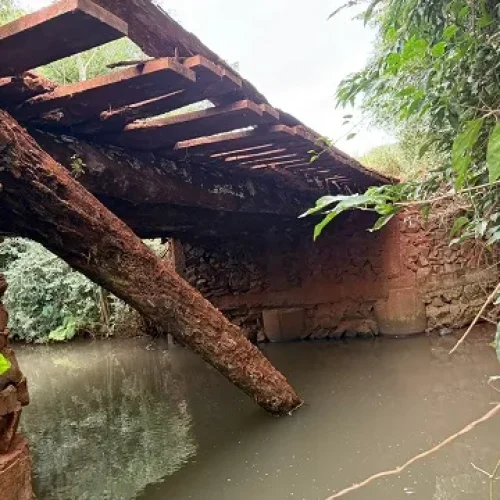 Ponte de madeira entre Mercedes e Marechal está interditada