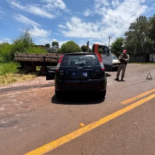 Colisão entre carro e moto faz vitima com ferimentos graves