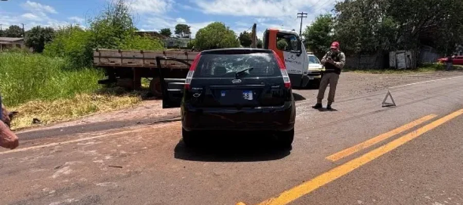 Colisão entre carro e moto faz vitima com ferimentos graves