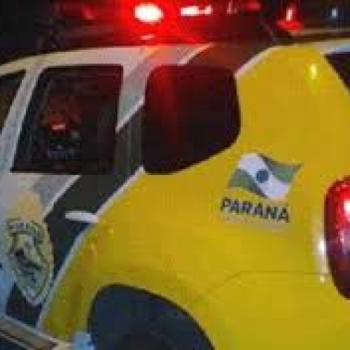 Homem invade bar com espingarda nas mãos e faz ameaças
