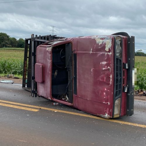Capotamento na BR-163 entre Mercedes e Marechal deixa homem ferido