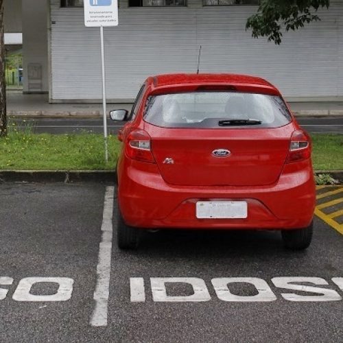 Credenciais de estacionamento para idosos e PCDs podem ser feitas de maneira digital