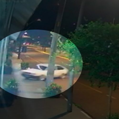 Bandidos usam carro para invadir concessionária Yamaha em Toledo; veja o vídeo