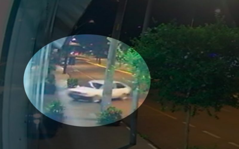 Bandidos usam carro para invadir concessionária Yamaha em Toledo; veja o vídeo