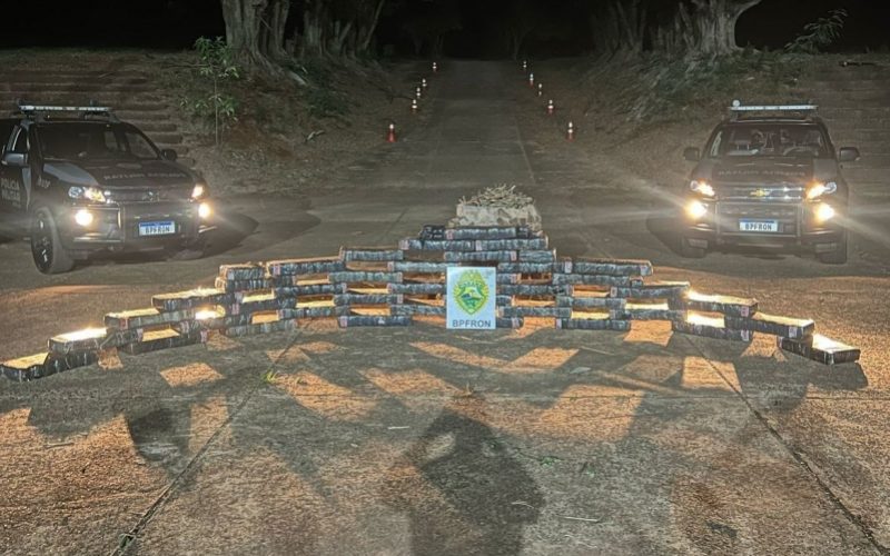 BPFRON apreende 400 kg de maconha em Mercedes