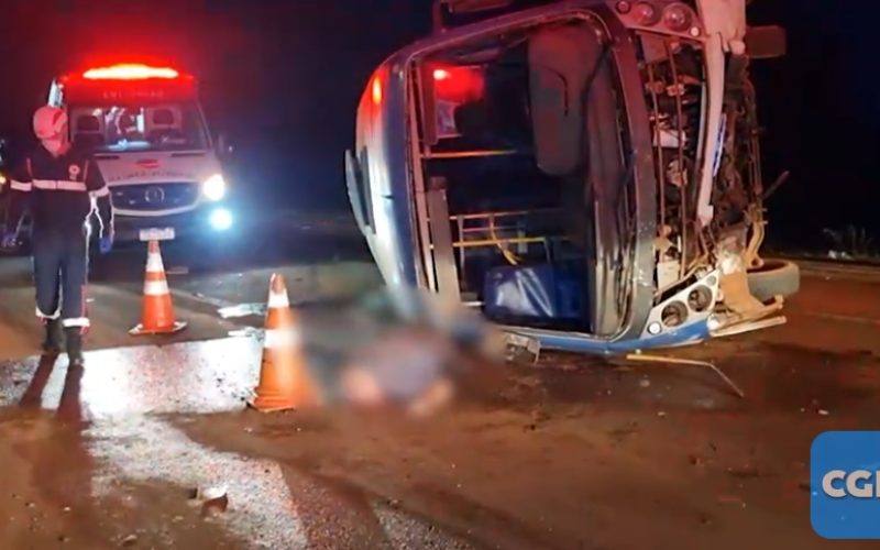 Tragédia na BR-277: condutor de micro-ônibus morre ao ser ejetado em colisão frontal com automóvel em Santa Tereza do Oeste