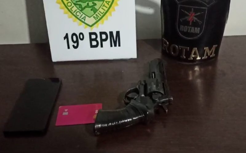 Jovem é preso após assaltar mãe e filha em Toledo